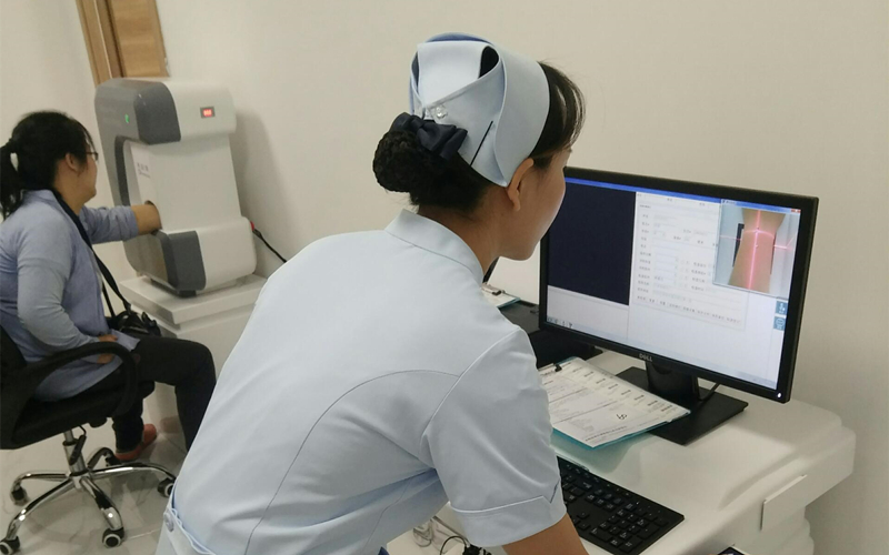 操作醫(yī)生免受任何照射劑量，保證操作醫(yī)生長期操作安全